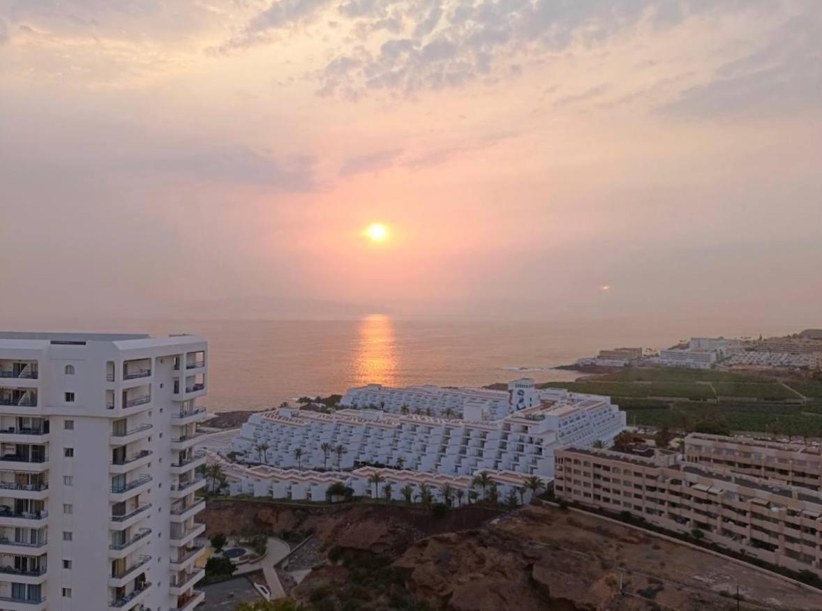 Apto Increible, Acogedor, Luminoso De Ambiente Muy Relajante Con Excelentes Vistas Y Servicios/ Amazing Apt With Sunset Lovely Views Daire Costa Adeje Dış mekan fotoğraf